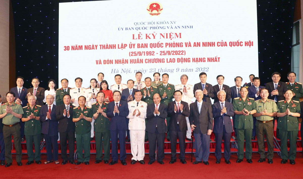 le ky niem 30 nam ngay thanh lap Uy ban quoc phong va an ninh cua quoc hoi hinh anh 4