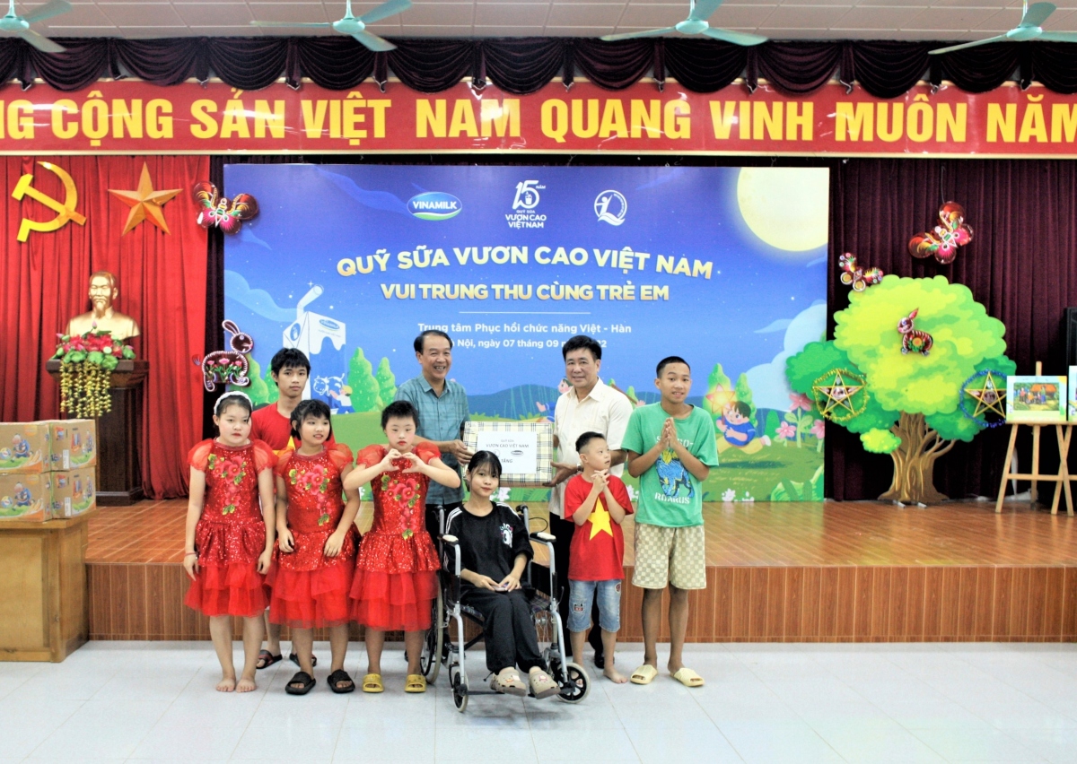 them 1 mua trung thu am ap trong hanh trinh 15 nam cua quy sua vuon cao viet nam hinh anh 2