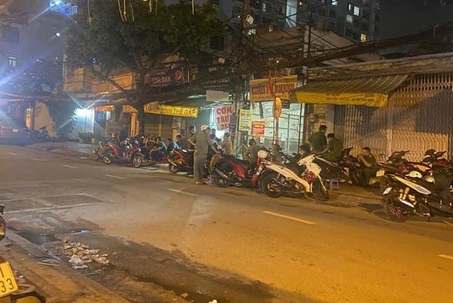 Mẹ đi vắng, về phát hiện con trai tử vong trên vũng máu