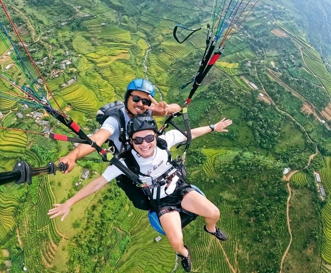 paragliding festival kicks off in mu cang chai picture 1