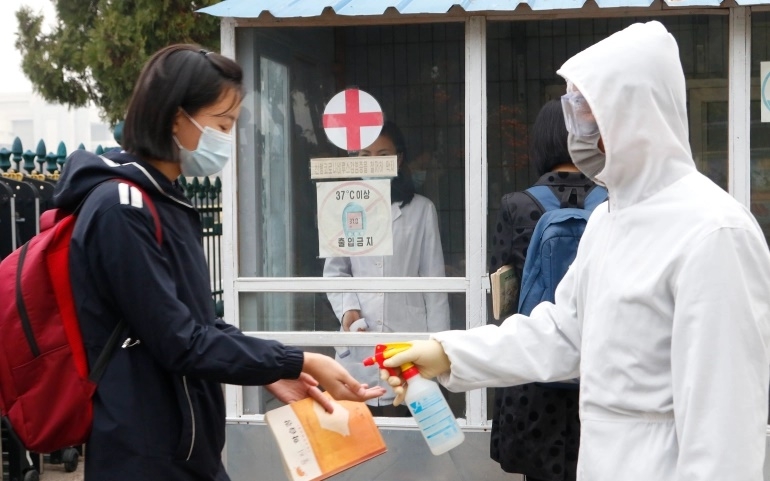 trieu tien tiem chung vaccine ngua covid-19 cho nguoi dan vao thang 11 toi day hinh anh 1