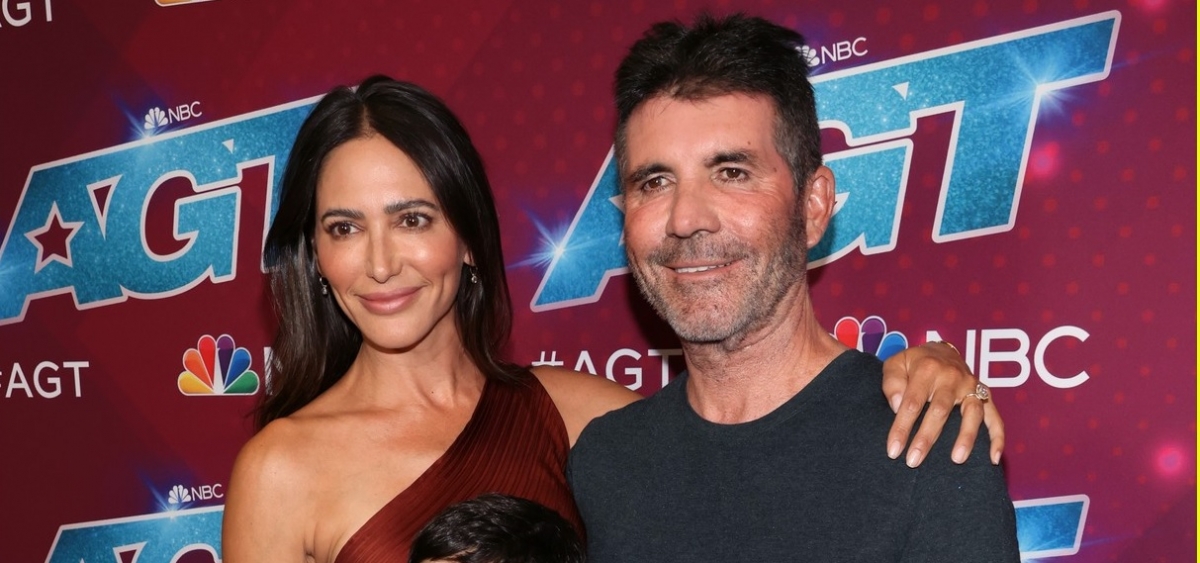 "Ông trùm" Simon Cowell tình tứ bên bạn gái xinh đẹp trên thảm đỏ