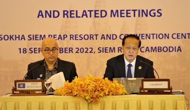 vietnam makes active contributions to aem-54, related meetings picture 1