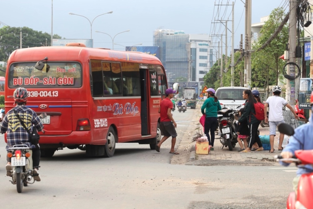 Xe dù bến cóc nói mãi sao không dẹp được