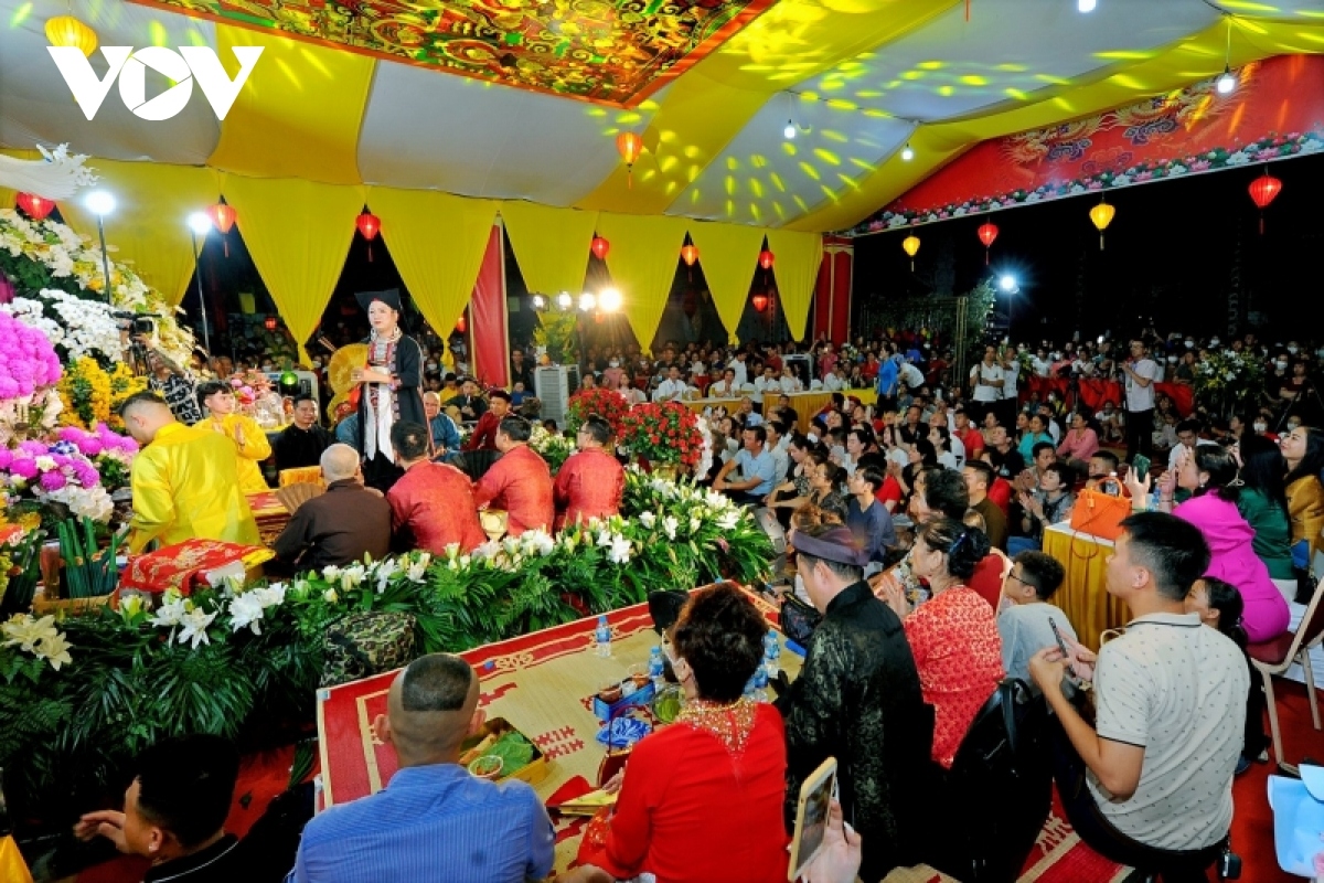 con son kiep bac autumn festival excites crowds in hai duong picture 5 con son kiep bac autumn festival excites crowds in hai duong picture 5