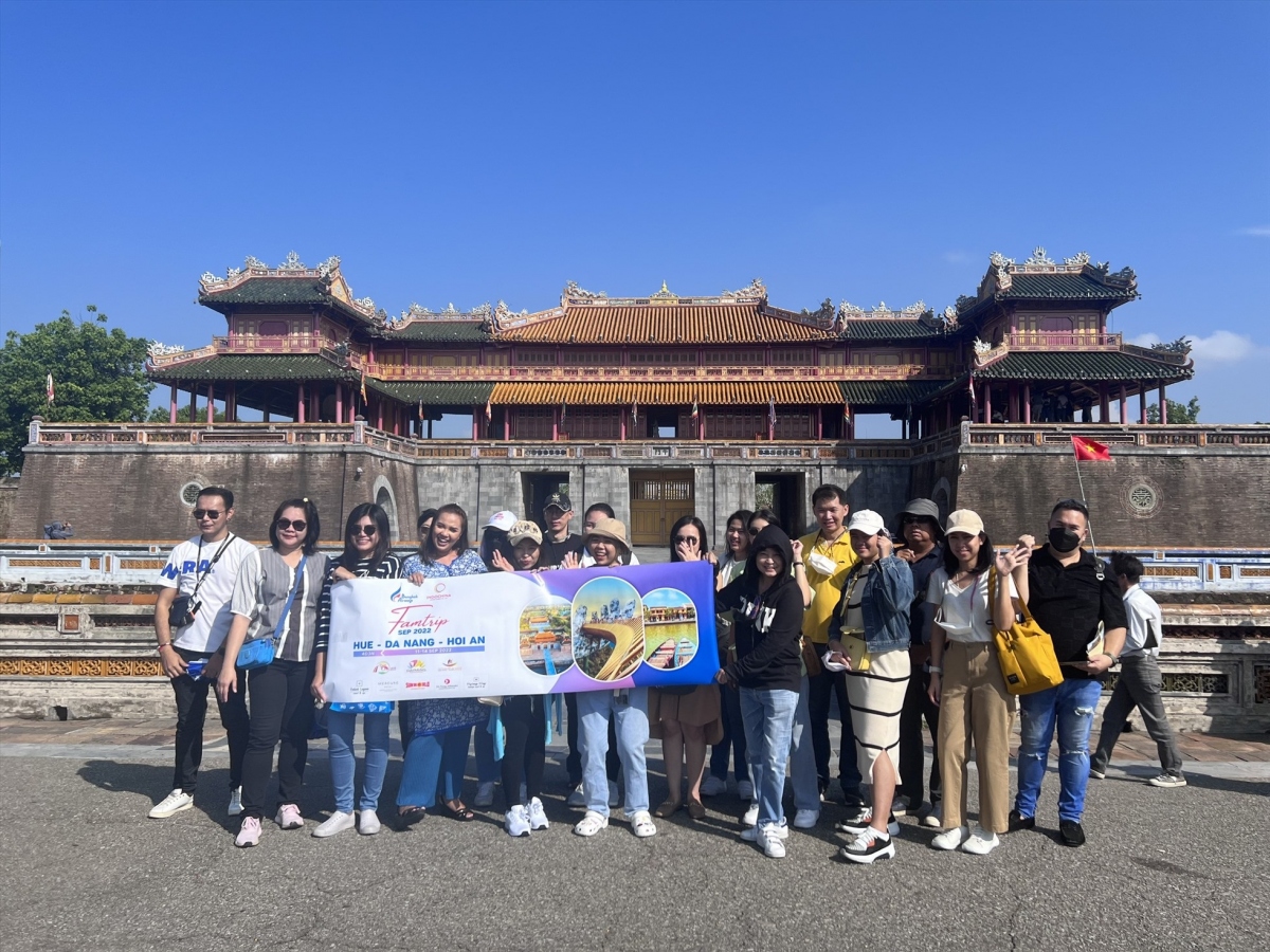 Đoàn famtrip Thái Lan khảo sát các điểm du lịch Huế