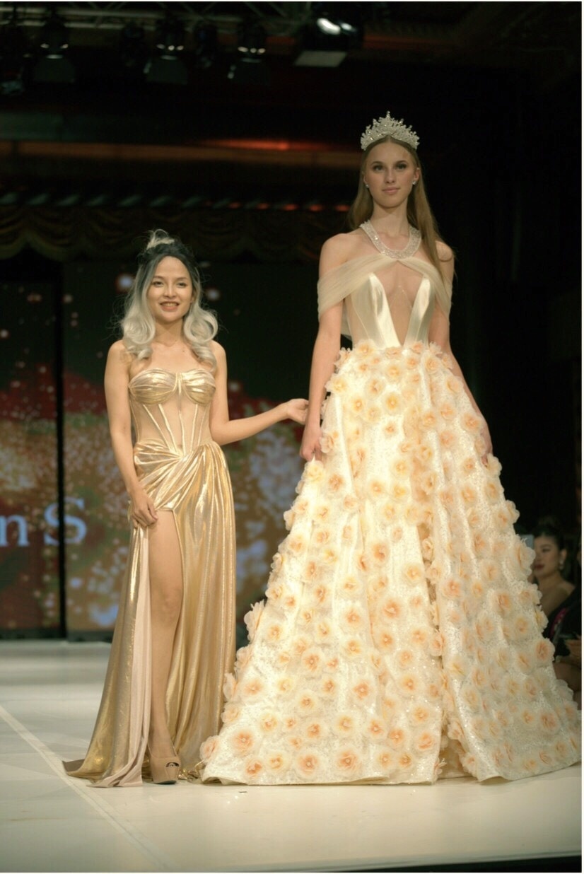 vietnamese designer debuts wedding dress collection at new york fashion week picture 1 vietnamese designer debuts wedding dress collection at new york fashion week picture 1