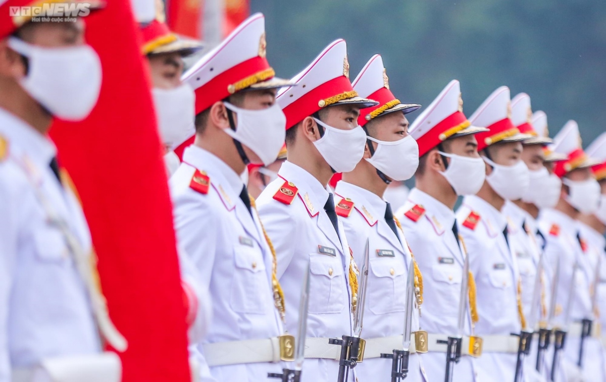 ba dinh square hosts flag raising ceremony to mark national day picture 9