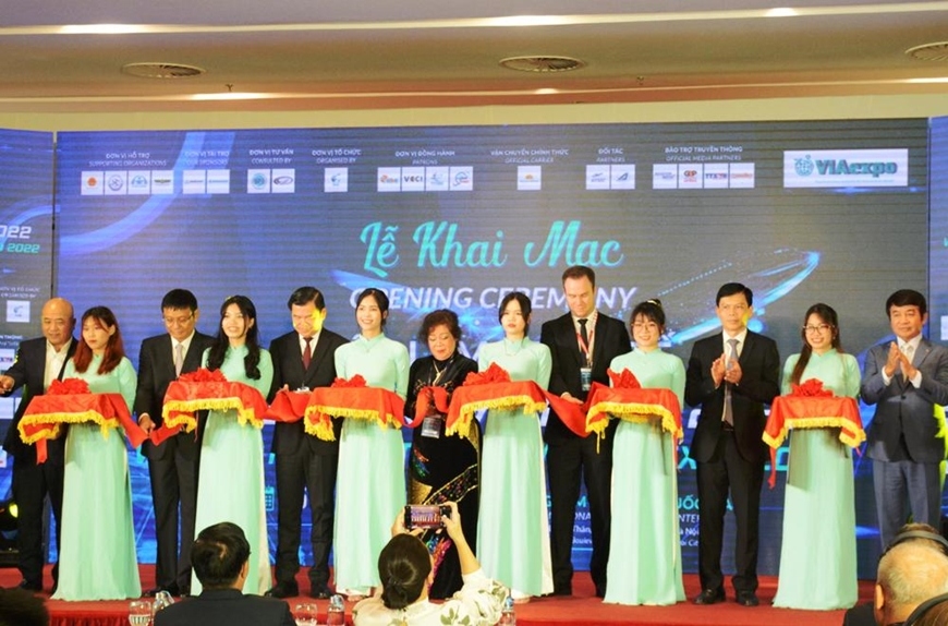 aviation expo 2022 opens in hanoi, showcases new technologies, models picture 1