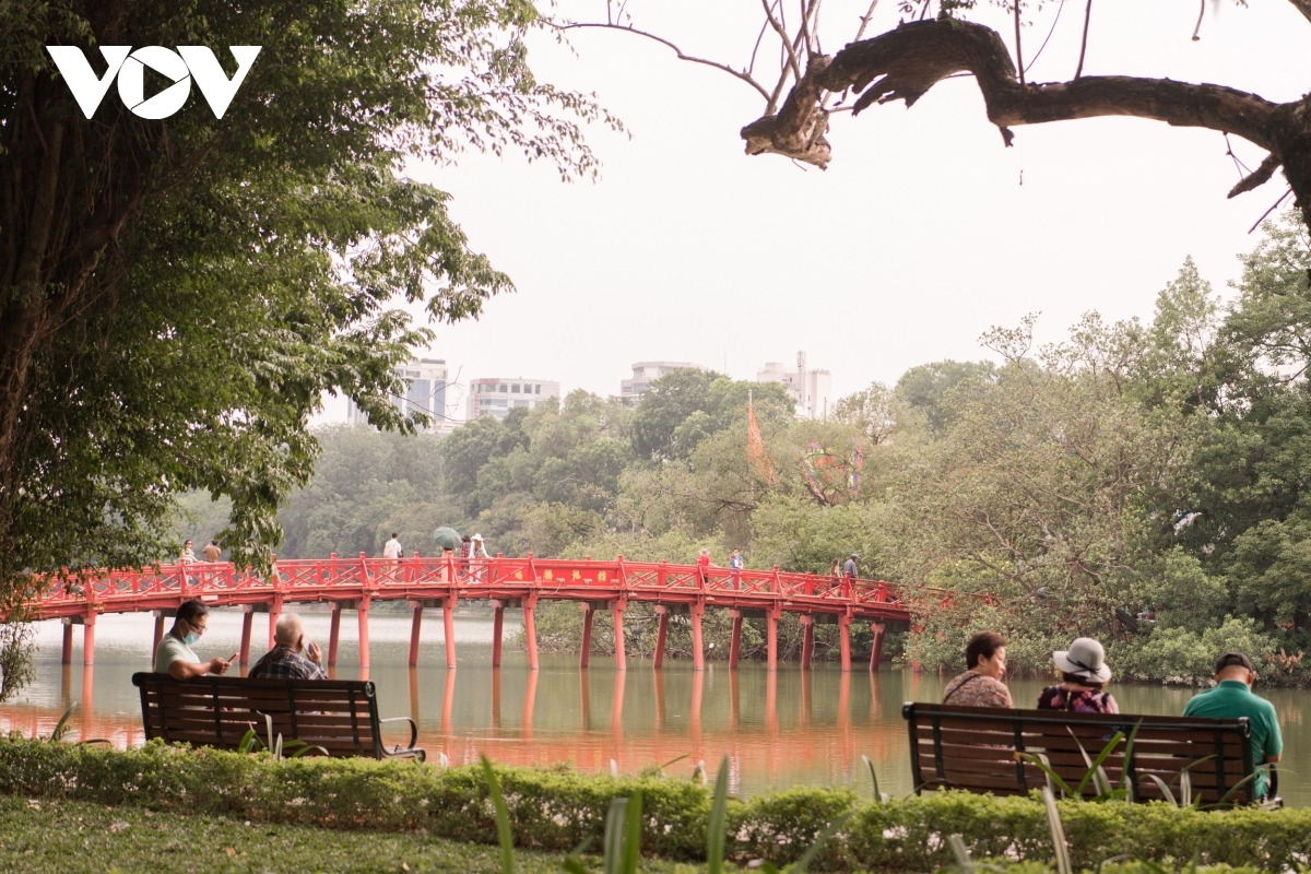 top check-in spots around hanoi during autumn picture 6