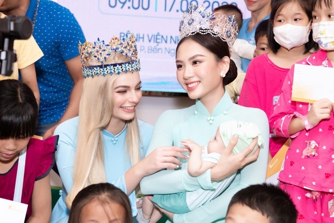 miss world 2021 karolina bielawska joins charity in vietnam picture 1
