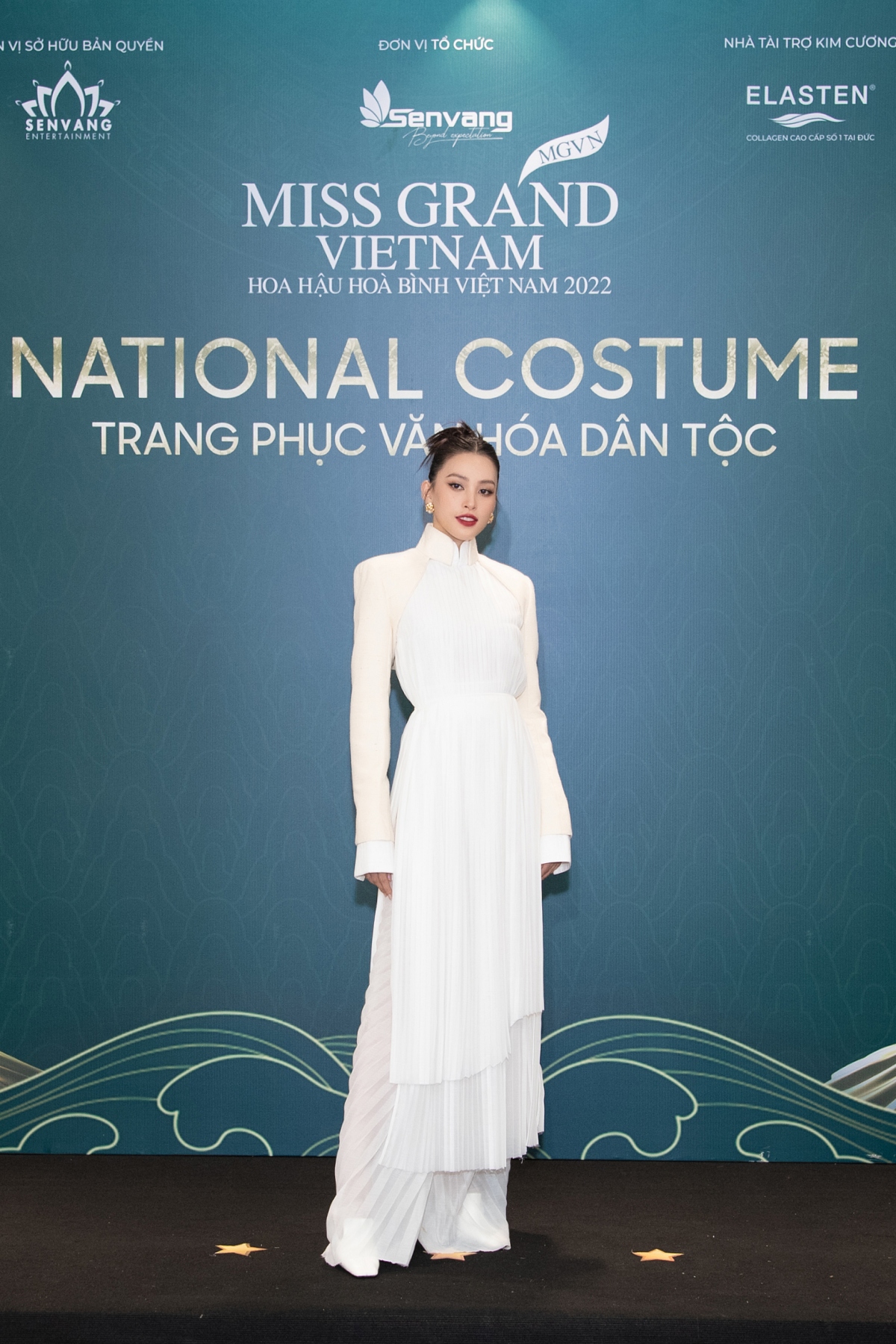 thuy tien cung dan hoa - A hau khoe dang tren tham do miss grand vietnam 2022 hinh anh 6