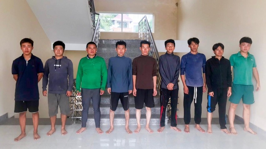 vietnam rescues 9 chinese fishermen in distress at sea picture 1