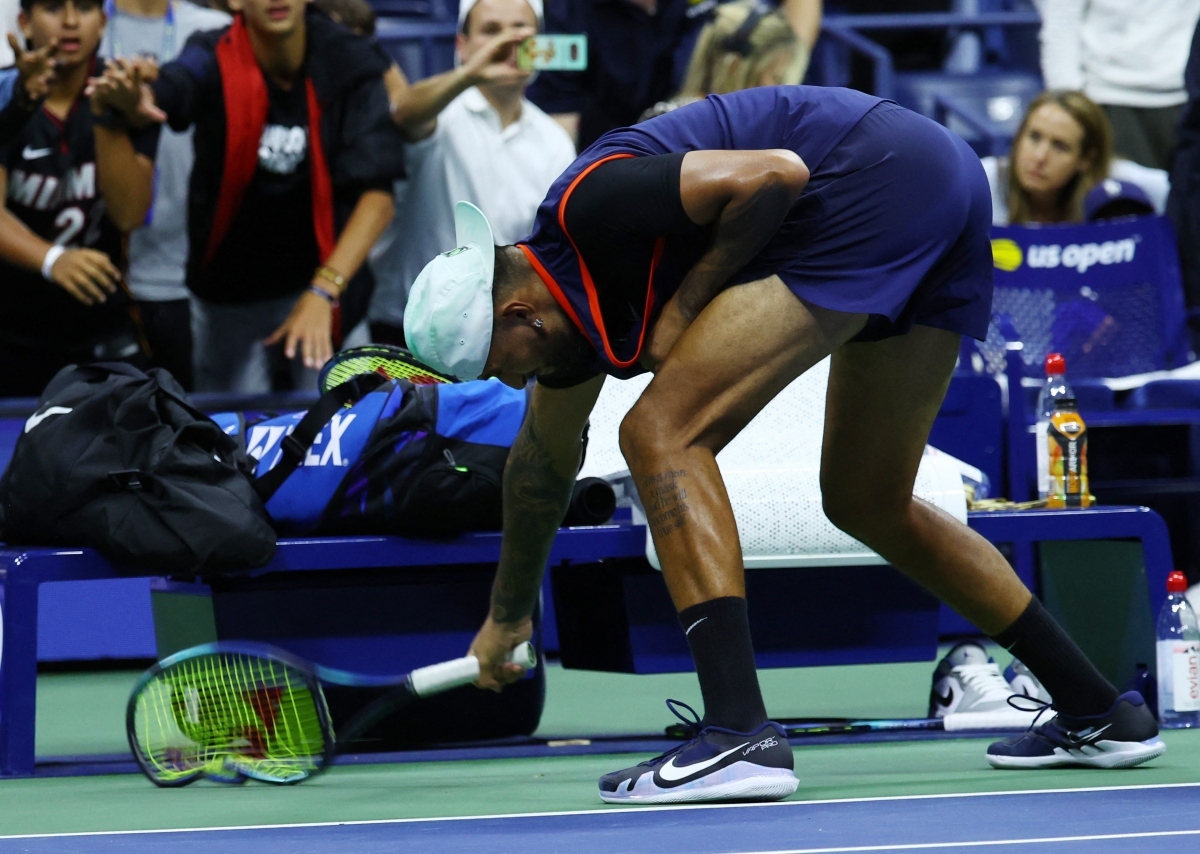 nick kyrgios dap gay 3 cay vot khi bi loai o us open 2022 hinh anh 1