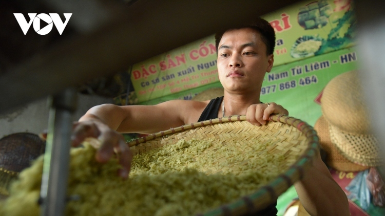 Discovering autumn delicacy of Hanoi in Me Tri village