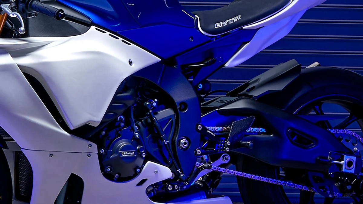 Yamaha R1 2022 lộ diện với phong cách của Yamaha R7  CHAYXEVN
