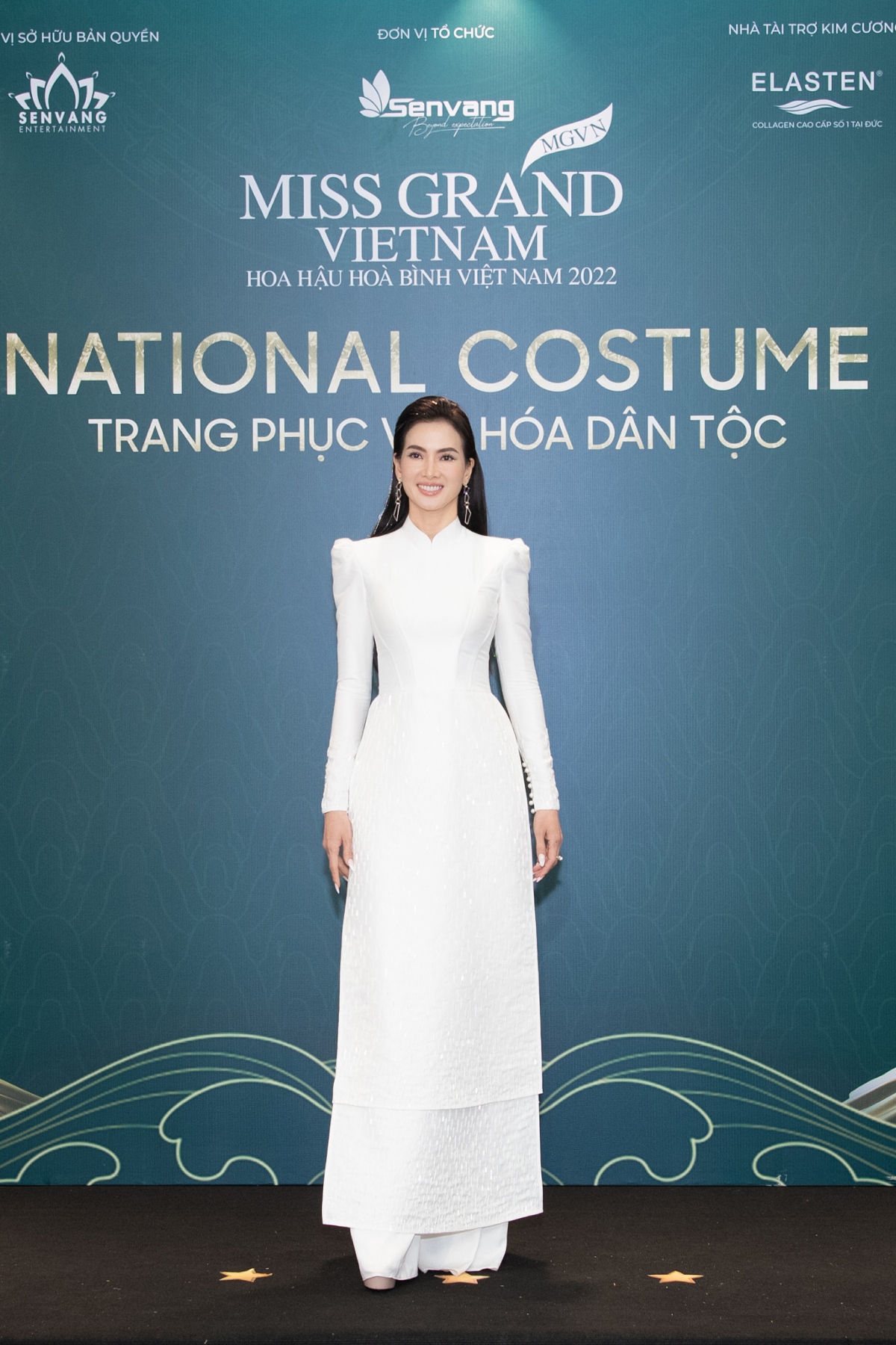 thuy tien cung dan hoa - A hau khoe dang tren tham do miss grand vietnam 2022 hinh anh 9