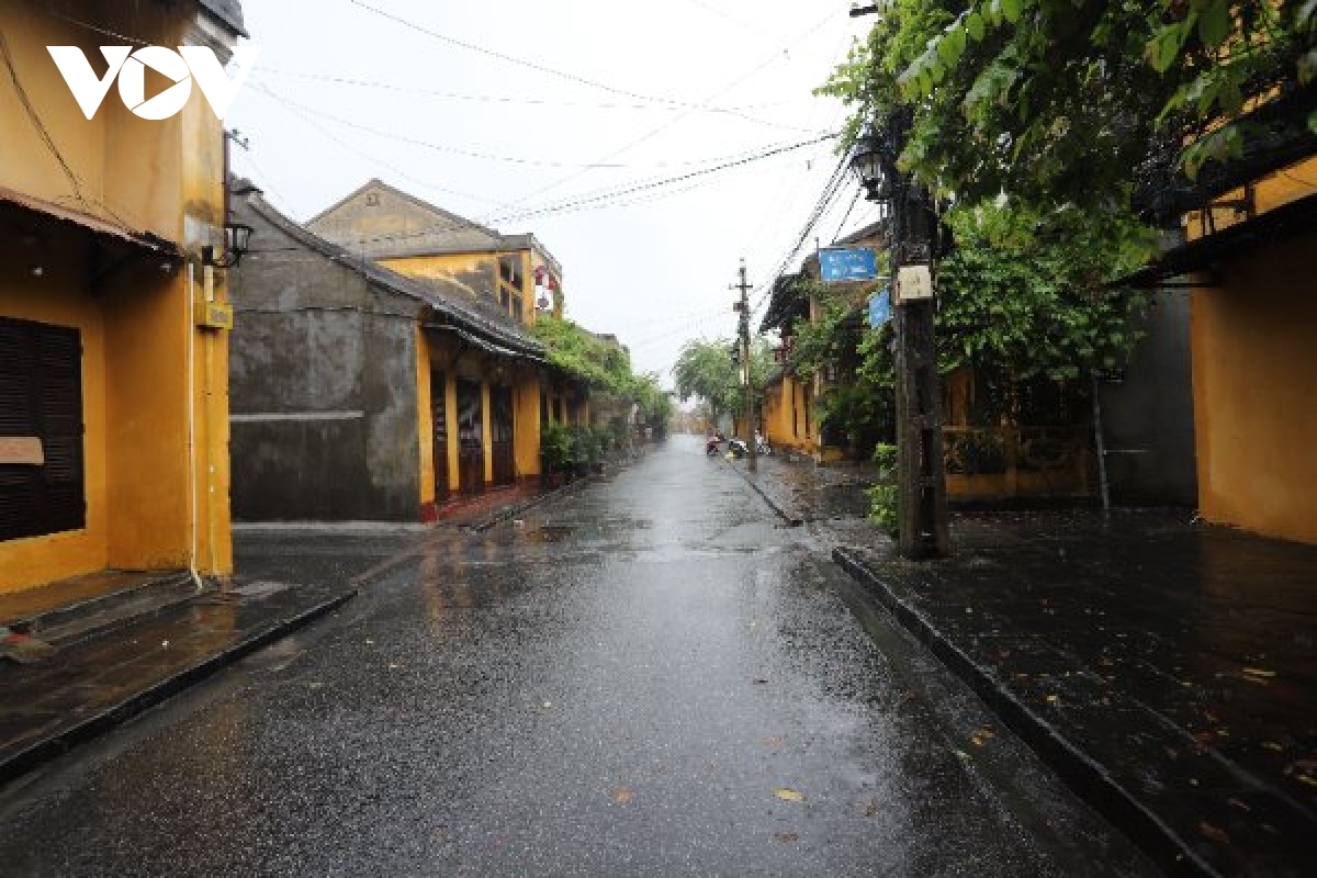 central vietnam several hours ahead of noru landfall picture 2