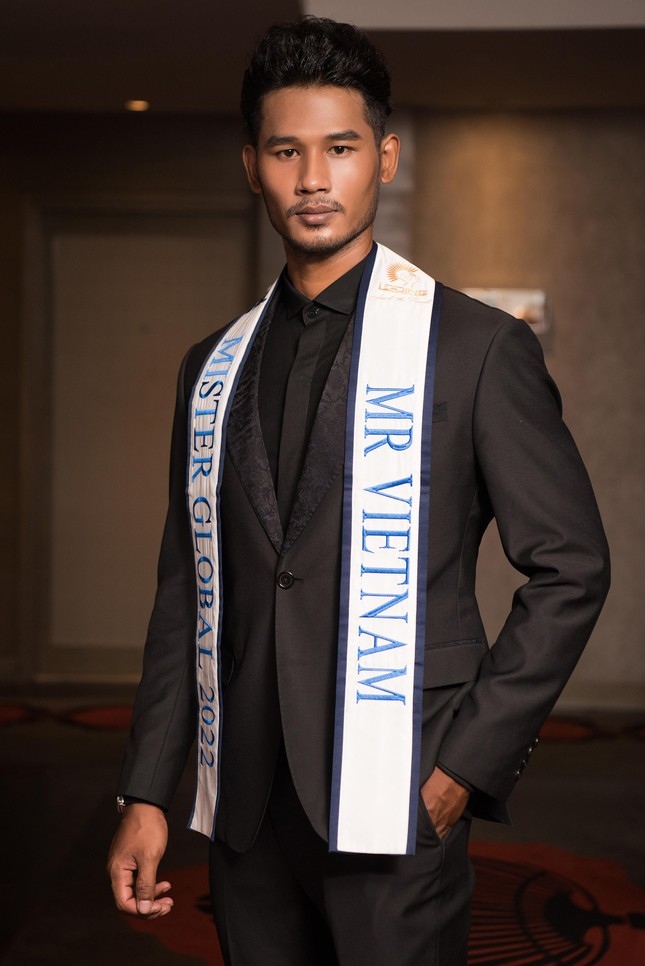 vietnamese model vies for mister global 2022 title picture 1
