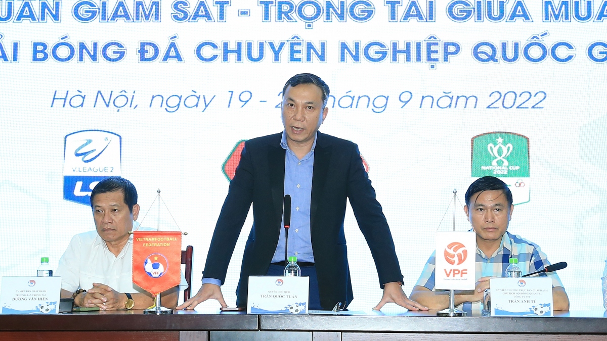 Lãnh đạo VFF “nói lời gan ruột” với các trọng tài V-League