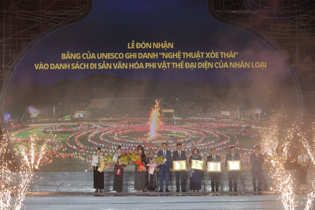 xuc dong dem nghe thuat vinh danh di san the gioi xoe thai trong mua hinh anh 1