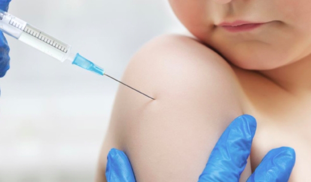 Phụ huynh còn nhiều băn khoăn khi tiêm vaccine Covid-19 cho trẻ dưới 5 tuổi