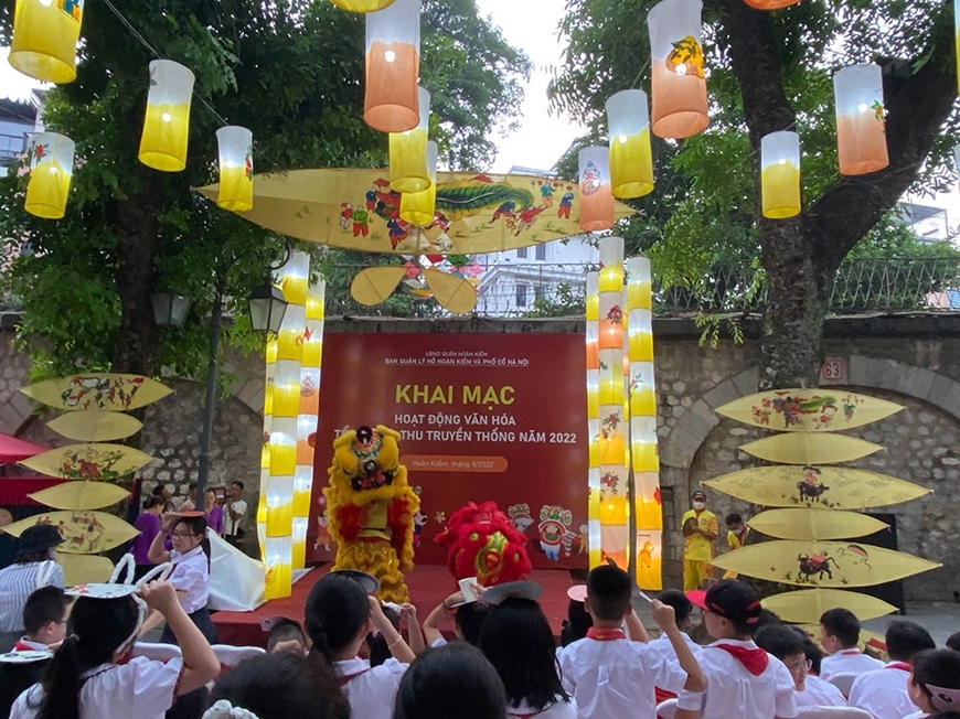 hanoi s old quarter lights up for mid-autumn festival picture 1