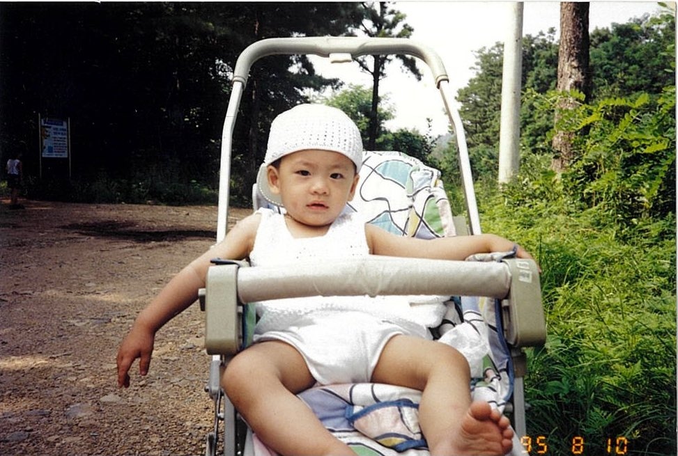Hé lộ loạt ảnh đáng yêu hồi nhỏ của tài tử Kang Tae Oh - Ảnh 6.