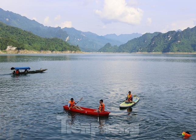 discovering another ha long bay in the midst of jungle picture 6