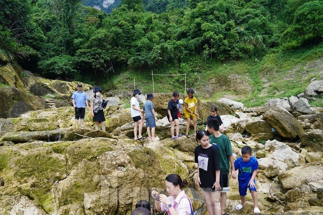 discovering another ha long bay in the midst of jungle picture 7