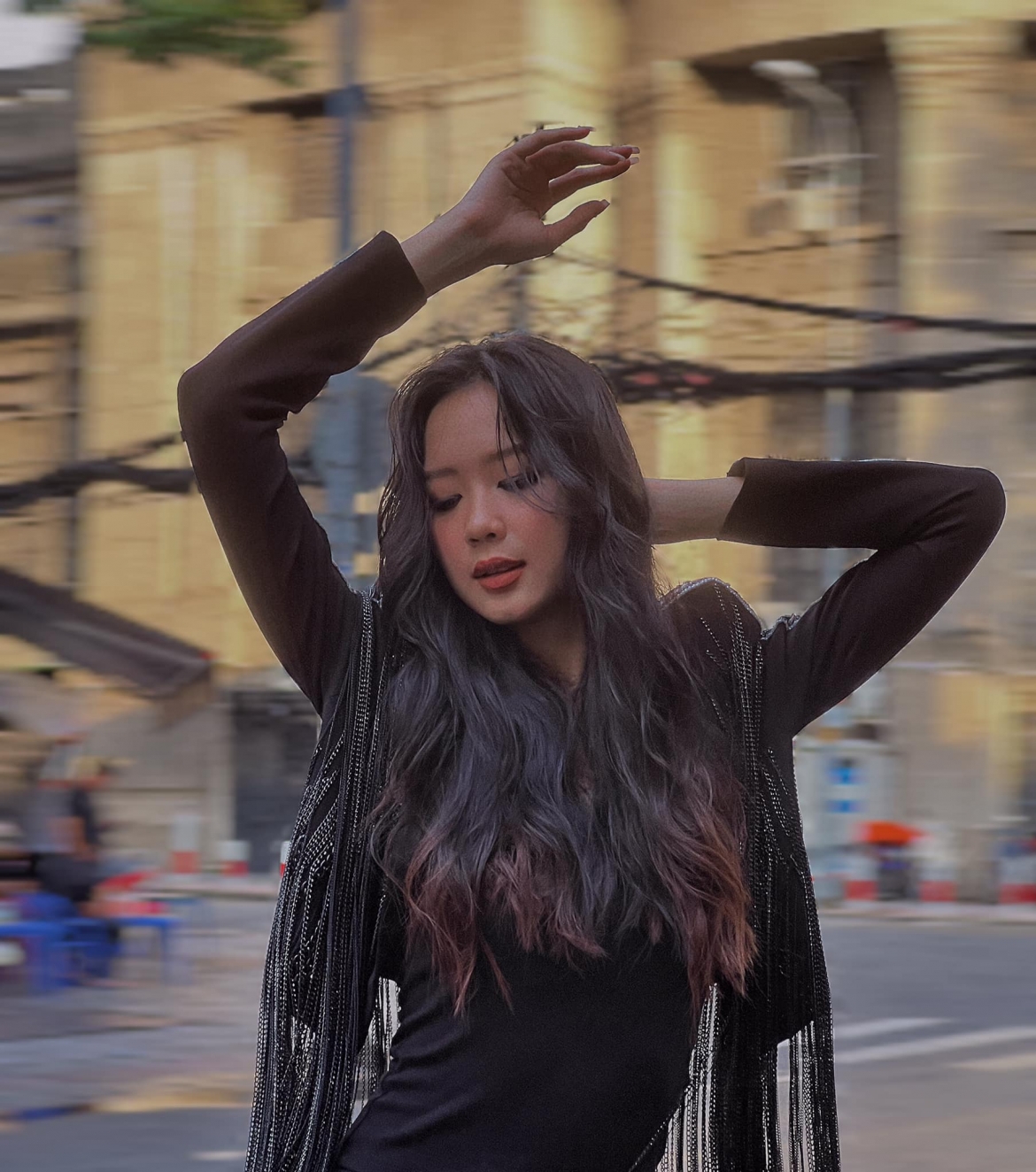 A hau bao ngoc lot xac voi gu thoi trang ca tinh hinh anh 3