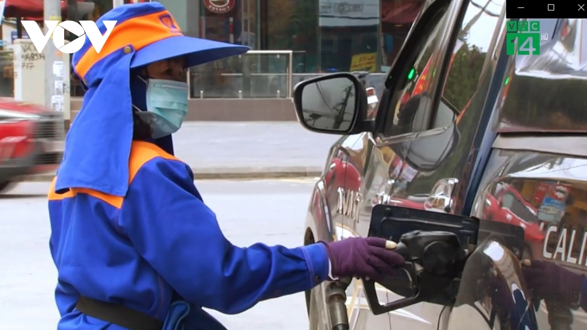 retail petrol prices fall but oil prices rise sharply picture 1 retail petrol prices fall but oil prices rise sharply picture 1