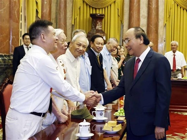 president meets cadres who once served late president ho chi minh picture 1 president meets cadres who once served late president ho chi minh picture 1