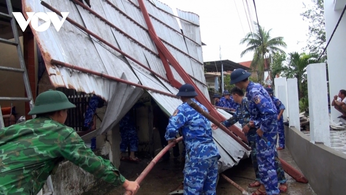 typhoon noru dissipates, 60 people injured in central vietnam picture 1