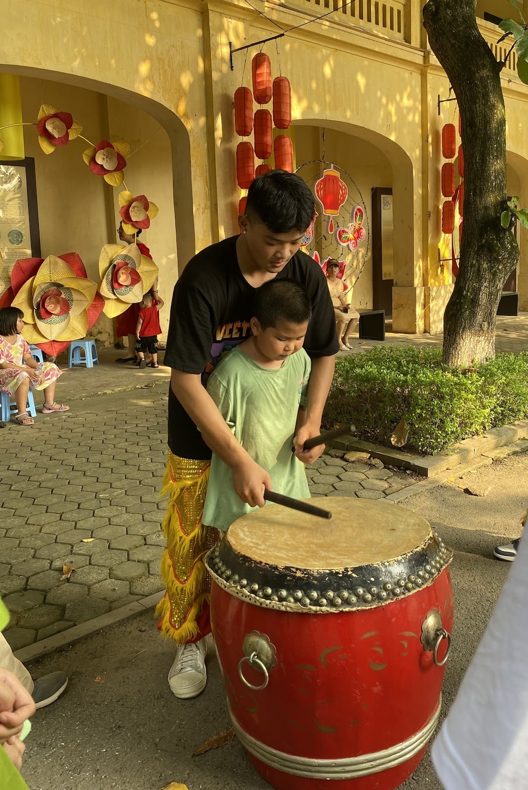 thang long imperial citadel hosts traditional mid-autumn festival celebration picture 9