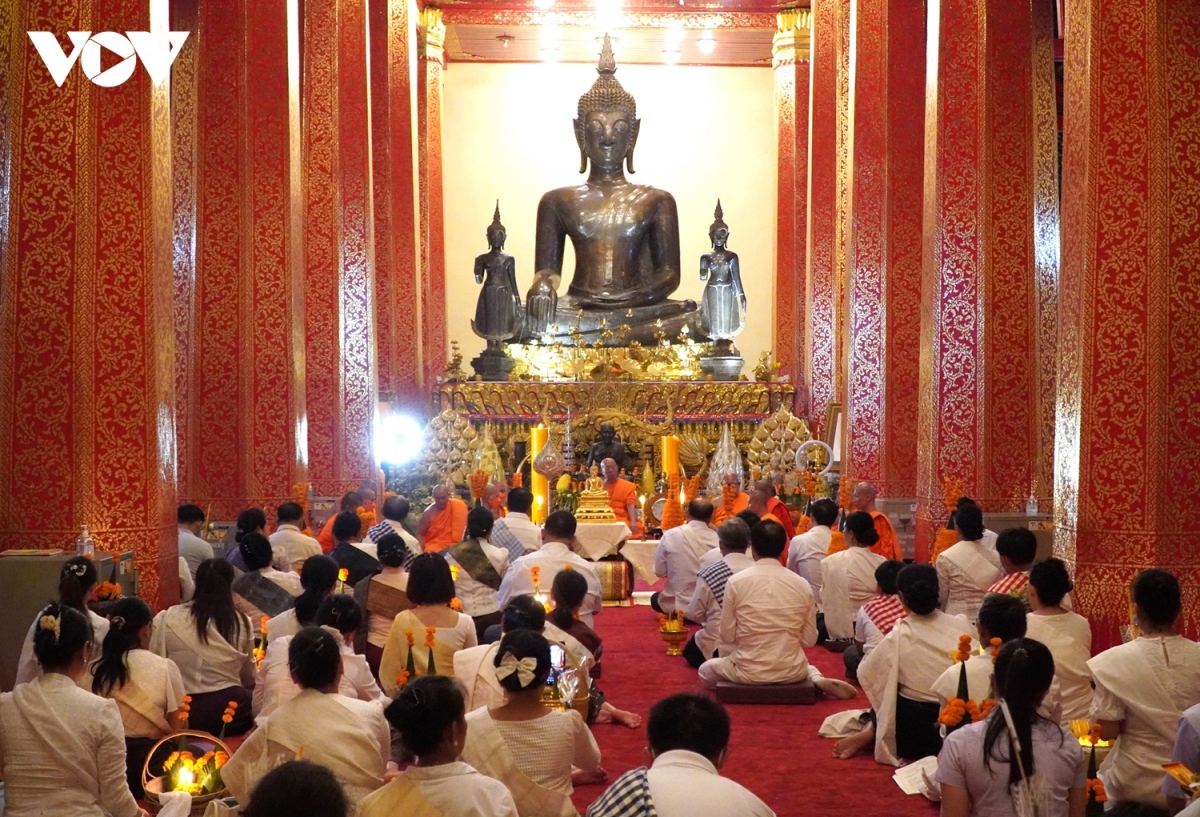 lung linh dem hoi okphansa cua nguoi dan lao hinh anh 1