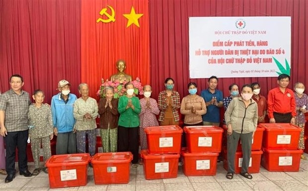relief handed to storm victims in quang ngai picture 1