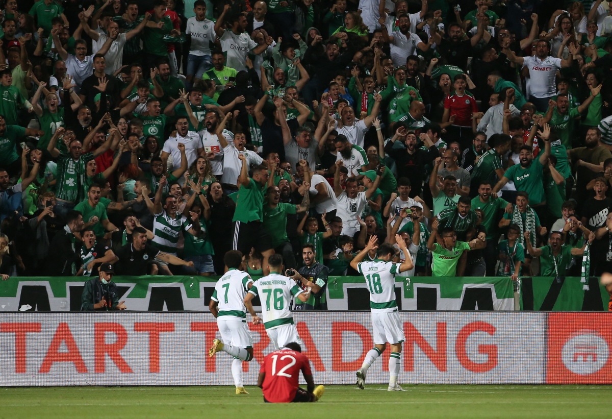 ronaldo vô duyên đến khó hiểu, song sát dự bị giúp mu nhọc nhằn ngược dòng trước omonia hình ảnh 8 ronaldo vo duyen den kho hieu, song sat du bi giup mu nhoc nhan nguoc dong truoc omonia hinh anh 8