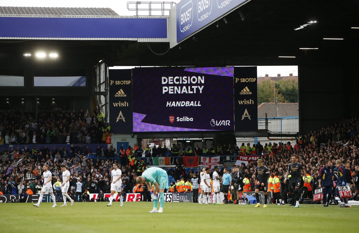 thang nhoc leeds, arsenal vung vang o ngoi dau ngoai hang anh hinh anh 6