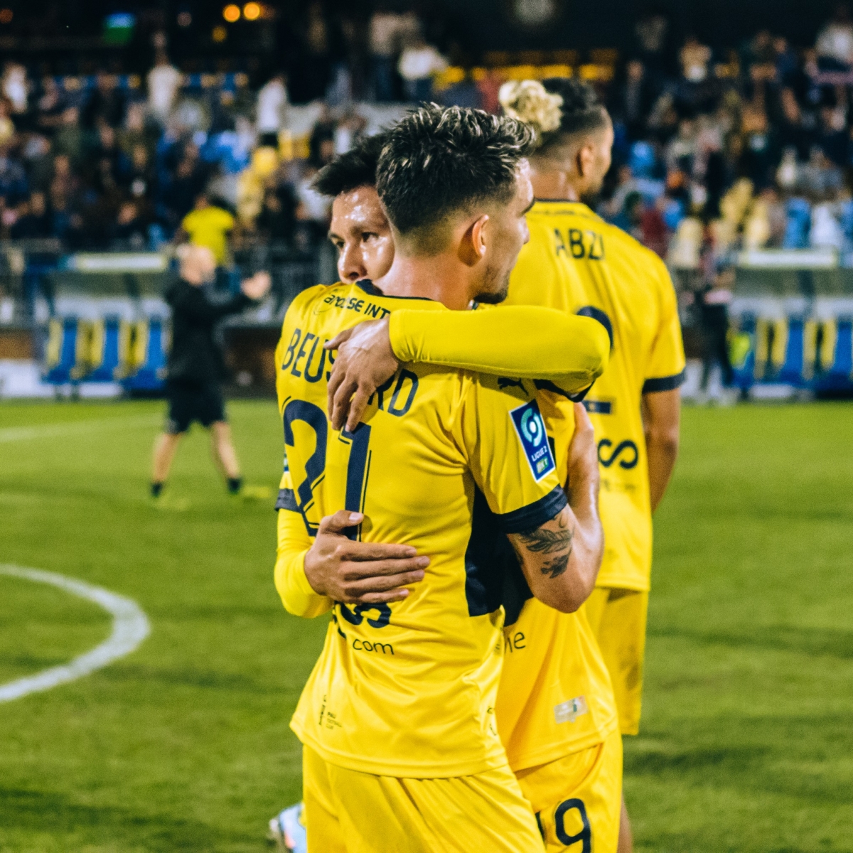Quang Hải ghi bàn sau khi vào sân từ băng ghế dự bị, Pau FC hòa hú vía trước Rodez
