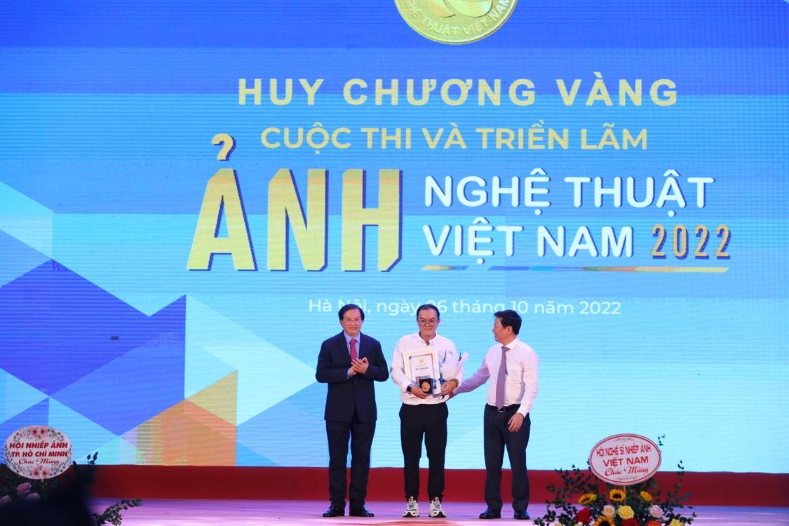 trien lam va trao giai Anh nghe thuat viet nam 2022 hinh anh 1