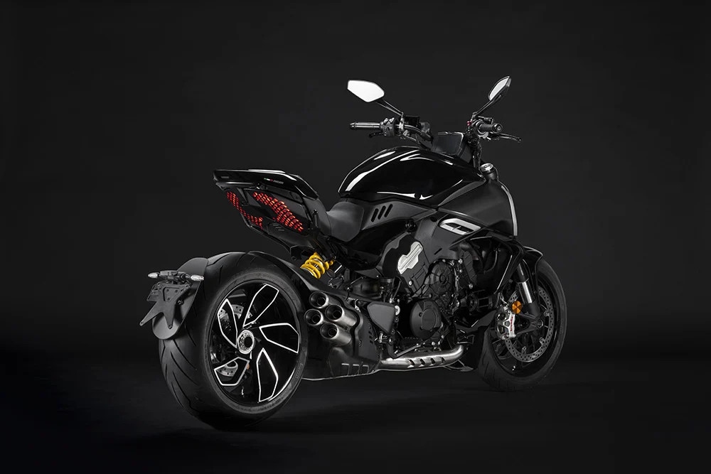 New 2023 Ducati Diavel V4 Motorcycles in Columbus OH