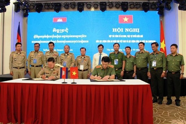 vietnamese and cambodian police step up border protection efforts picture 1
