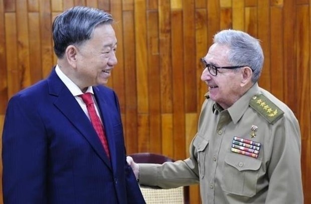 public security minister visits cuba picture 1