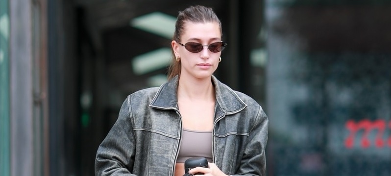 Hailey Baldwin xinh đẹp đi tập Pilates sau loạt ảnh thân thiết bên Selena Gomez