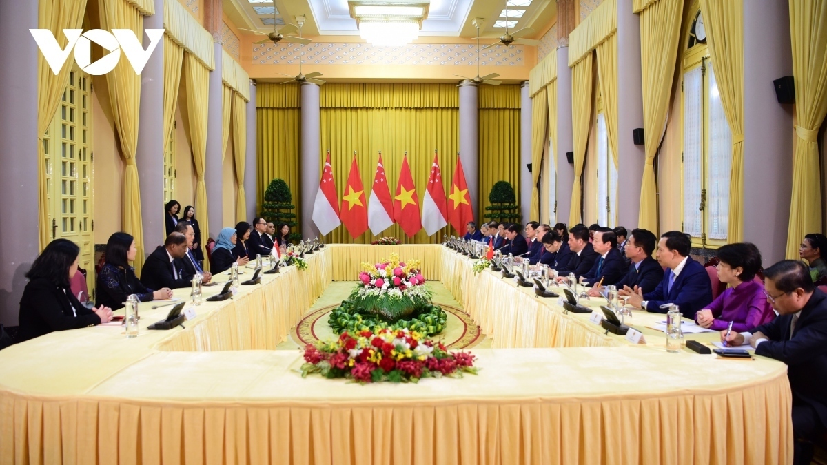 vietnam, singapore hold high-level talks in hanoi picture 1