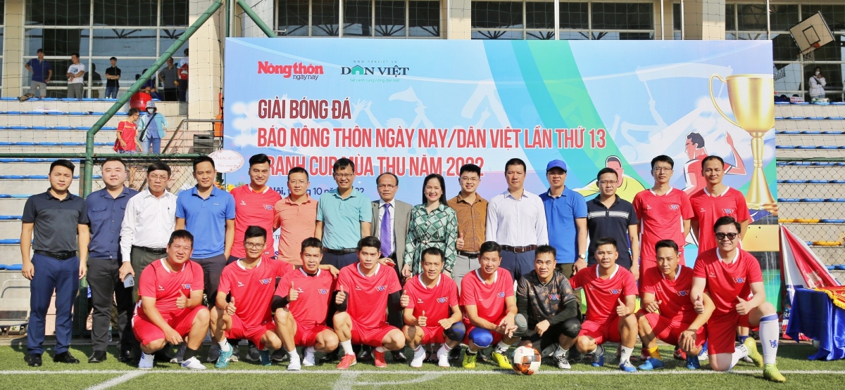 Doi bong vov tranh tai o giai giai bong da ntnn dan viet 2022 hinh anh 1