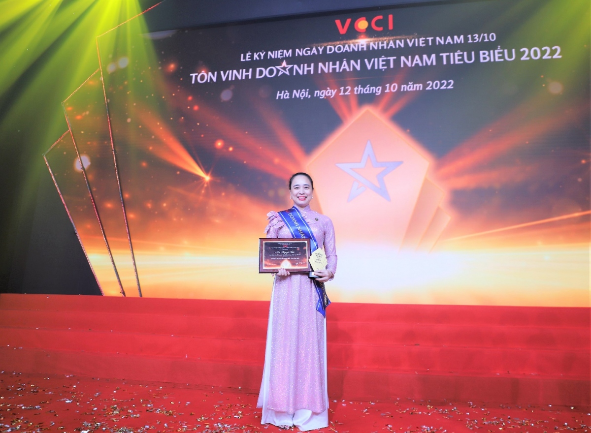 chu tich evnnpc duoc vinh danh doanh nhan tieu bieu viet nam 2022 hinh anh 3