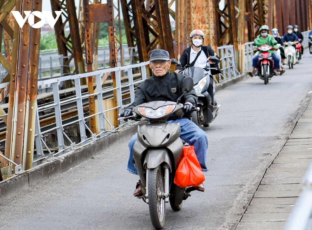 hanoi welcomes first cold period as winter emerges picture 6