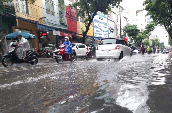 life in da nang turned upside down amid heavy downpour picture 8 life in da nang turned upside down amid heavy downpour picture 8